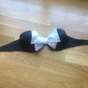 Vs swim black bikini with white bow size 36 D